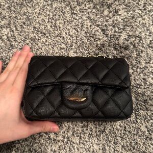 Elegant Black Quilted Women's Bag